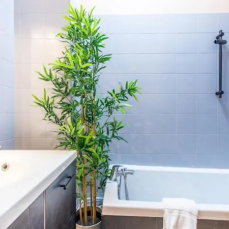 Confort Et Espace 12pers Centre Lamartine Apartment